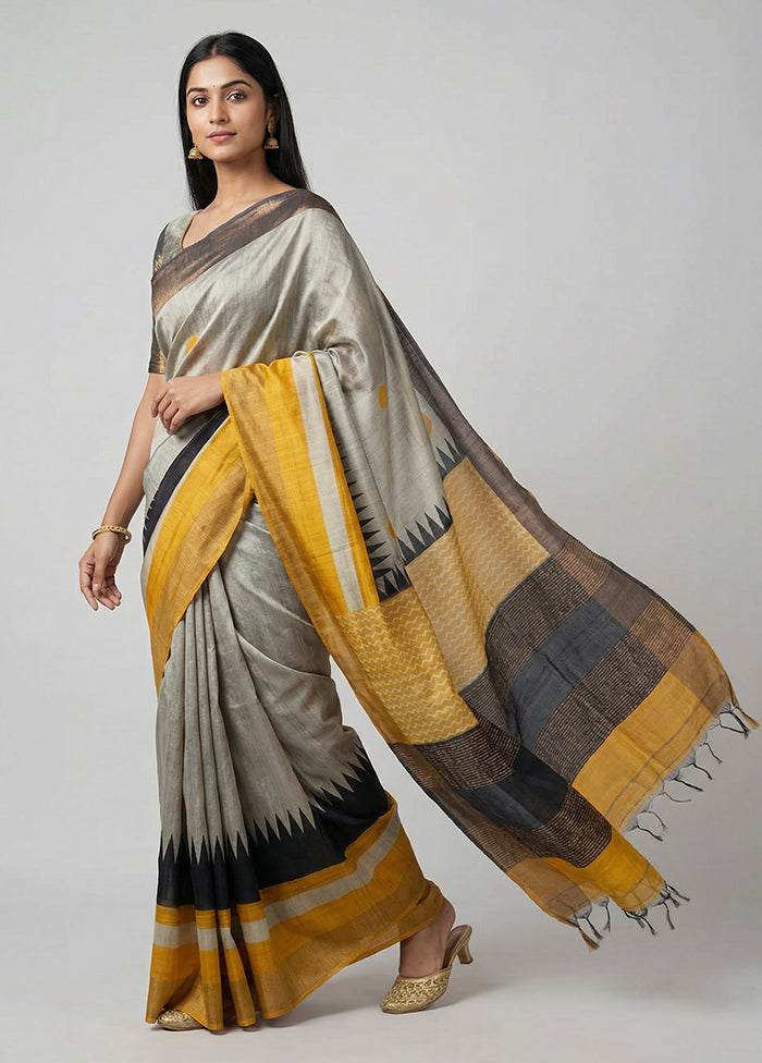 Cream Tussar Silk Saree With Blouse Piece