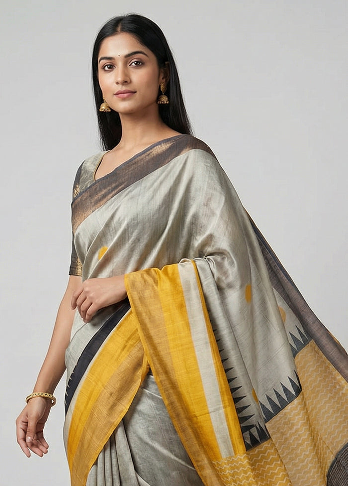 Cream Tussar Silk Saree With Blouse Piece