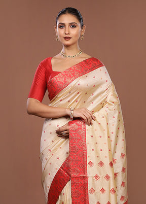 Cream Assam Silk Saree With Blouse Piece