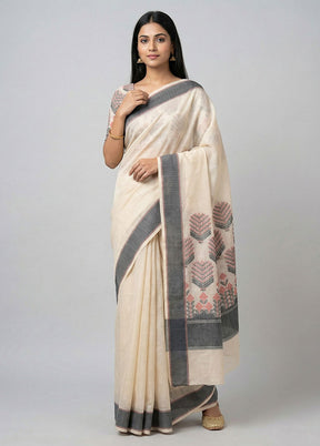White Cotton Saree With Blouse Piece