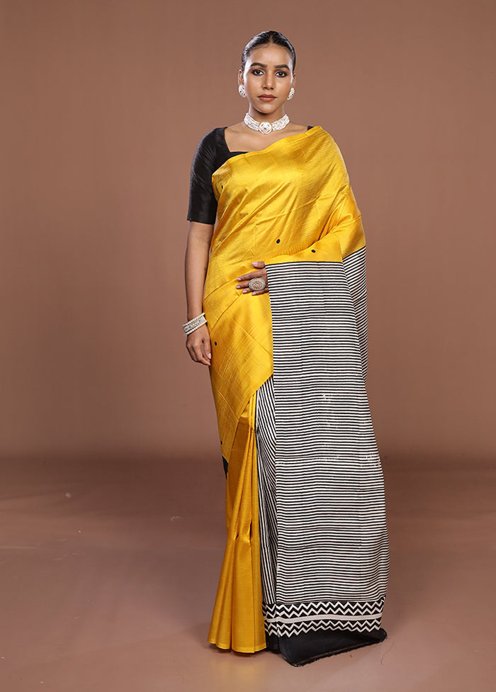 Yellow Printed Silk Saree Without Blouse Piece