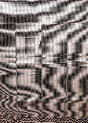 Yellow Printed Silk Saree Without Blouse Piece