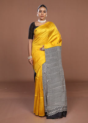 Black Printed Silk Saree Without Blouse Piece