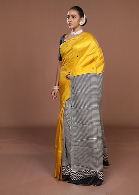 Black Printed Silk Saree Without Blouse Piece