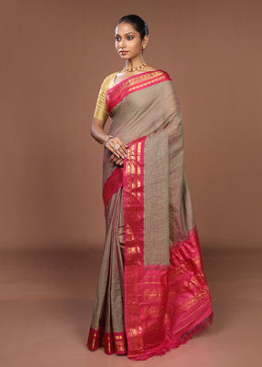 Green Gadwal Pure Silk Saree Without Blouse Piece