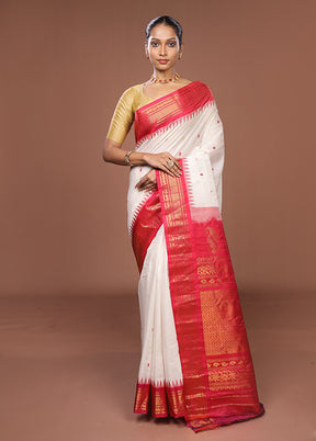 White Gadwal Pure Silk Saree Without Blouse Piece