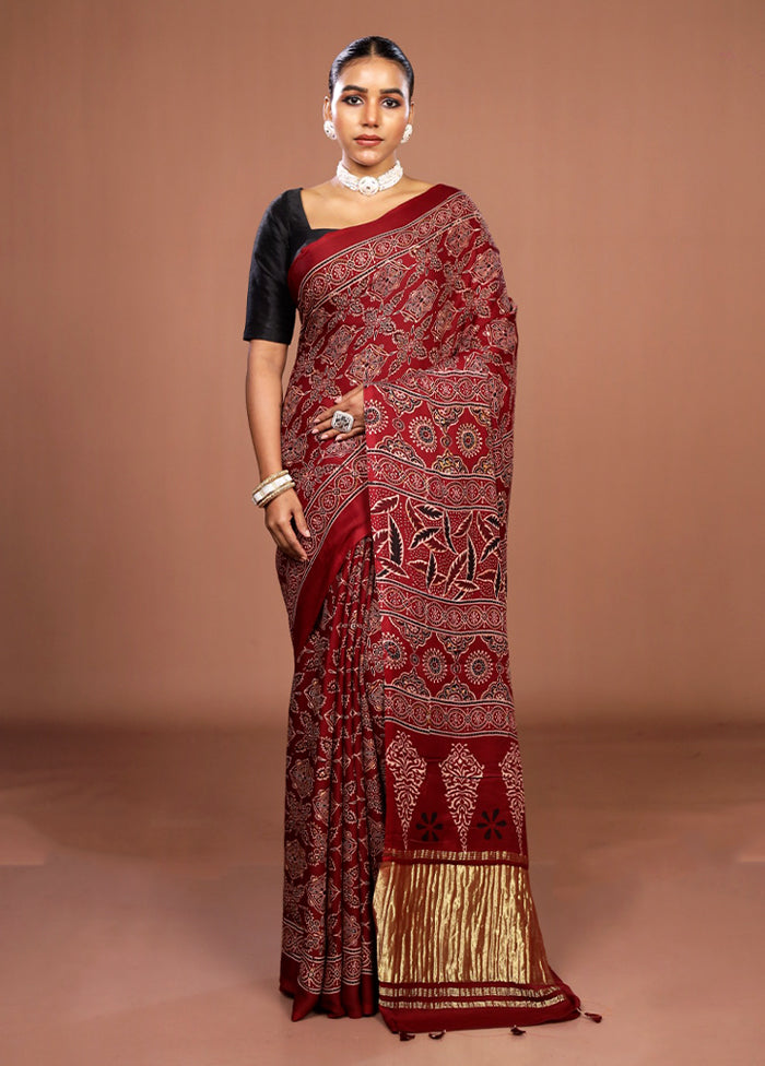 Maroon Printed Silk Saree Without Blouse Piece