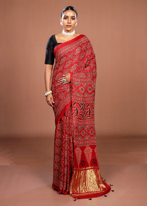 Red Printed Silk Saree Without Blouse Piece
