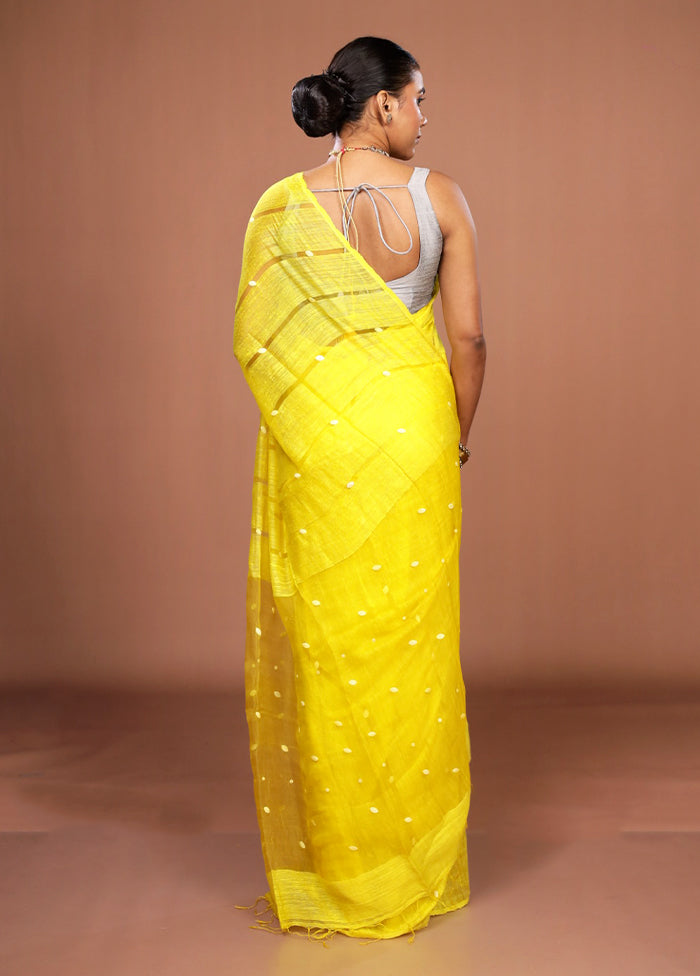 Yellow Matka Silk Saree With Blouse Piece