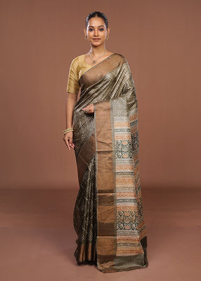 Green Handloom Tussar Pure Silk Saree With Blouse Piece