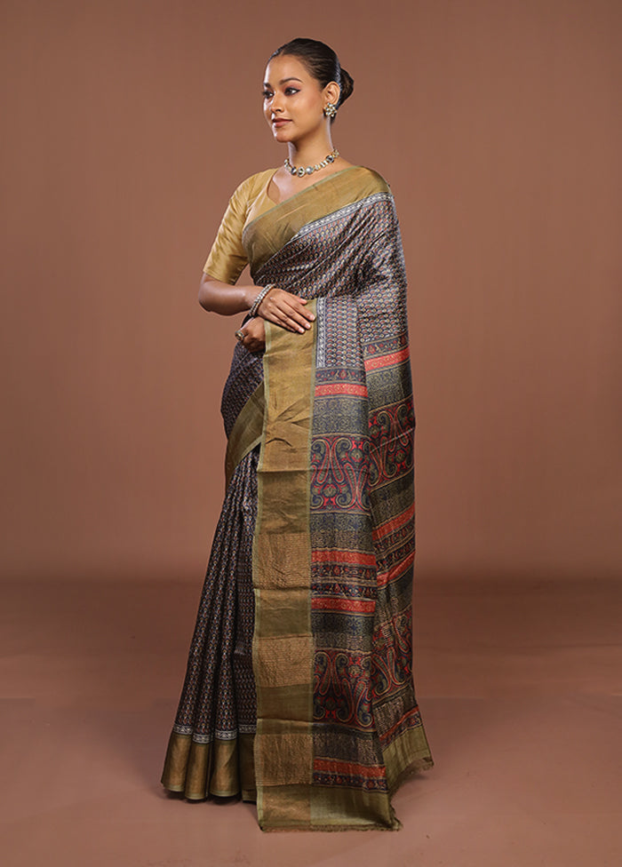 Grey Handloom Tussar Pure Silk Saree With Blouse Piece