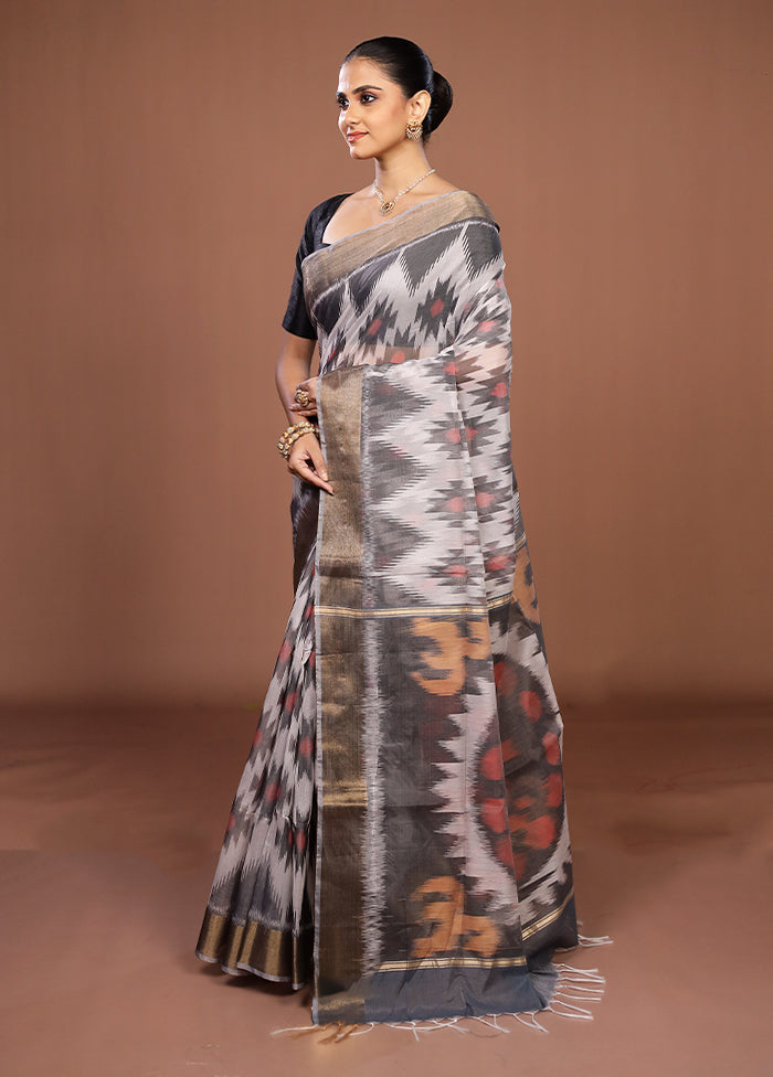 Grey Pure Cotton Saree With Blouse Piece