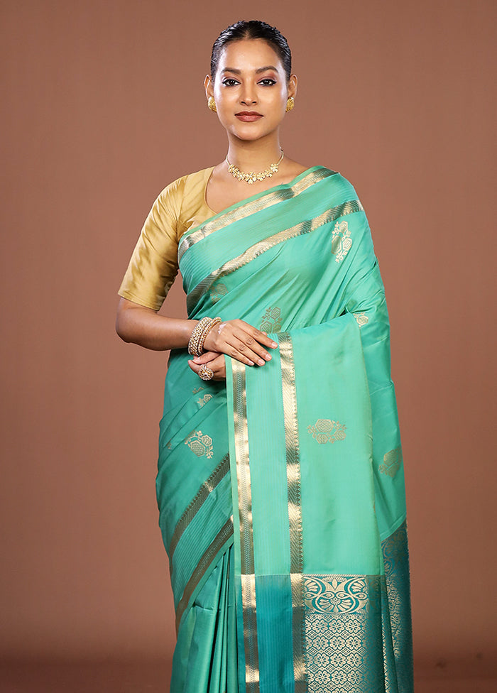 Green Kanjivaram Silk Saree With Blouse Piece