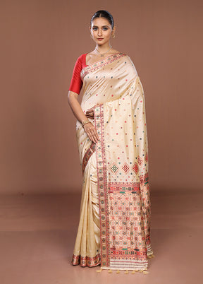 Cream Assam Silk Saree With Blouse Piece