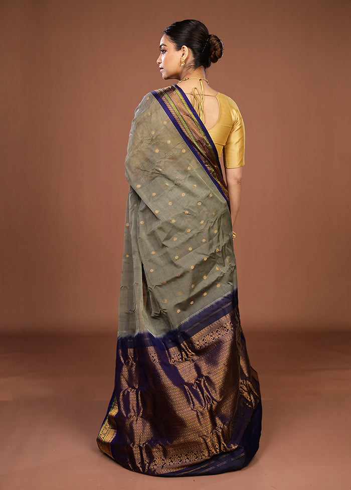 Grey Gadwal Pure Silk Saree Without Blouse Piece