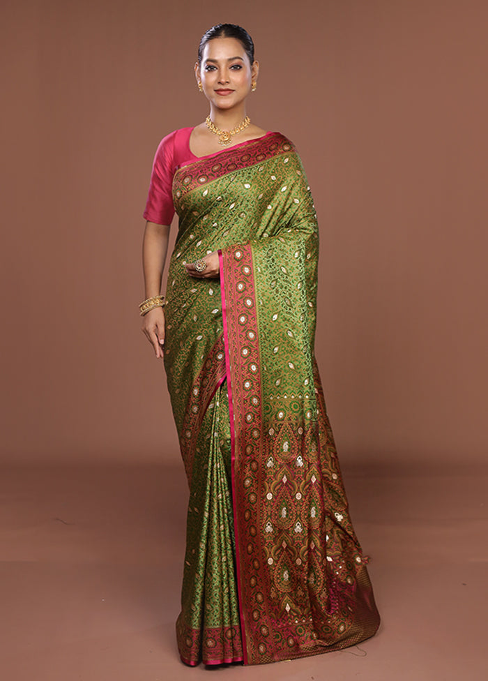 Green Tanchoi Silk Saree With Blouse Piece
