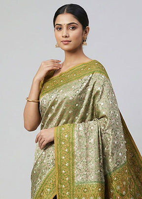 Cream Tanchoi Silk Saree With Blouse Piece