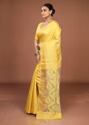 Yellow Handloom Matka Pure Silk Saree With Blouse Piece
