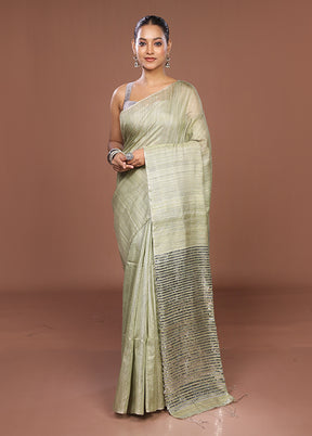 Green Handloom Matka Pure Silk Saree With Blouse Piece