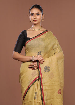 Cream Matka Silk Saree With Blouse Piece