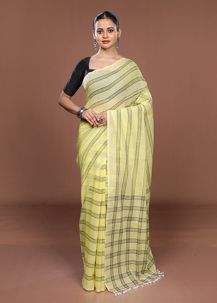 Yellow Matka Silk Saree With Blouse Piece