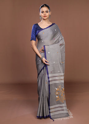 Grey Matka Silk Saree With Blouse Piece