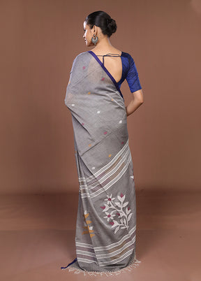 Grey Matka Silk Saree With Blouse Piece