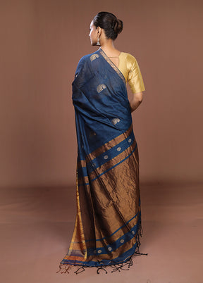 Blue Matka Silk Saree With Blouse Piece