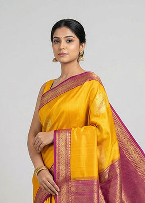Yellow Handloom Kanchipuram Pure Silk Saree With Blouse Piece