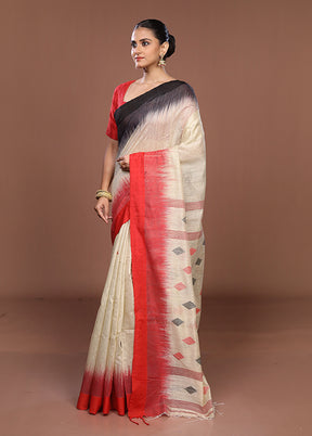 Cream Matka Silk Saree With Blouse Piece