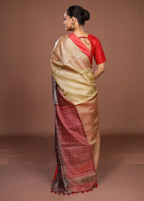 Grey Matka Silk Saree With Blouse Piece