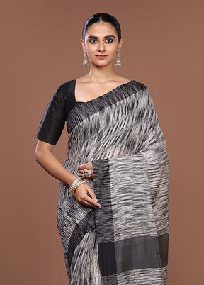 White Matka Silk Saree With Blouse Piece