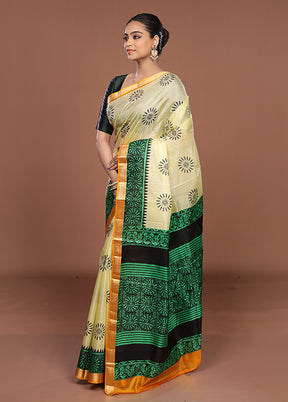 Cream Printed Silk Saree Without Blouse Piece