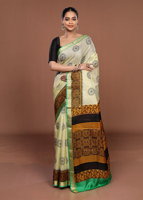 Cream Printed Silk Saree Without Blouse Piece
