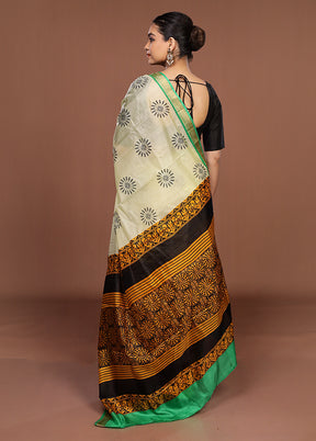 Cream Printed Silk Saree Without Blouse Piece