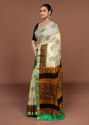 Cream Printed Silk Saree Without Blouse Piece