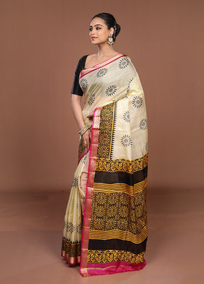 Cream Printed Silk Saree Without Blouse Piece