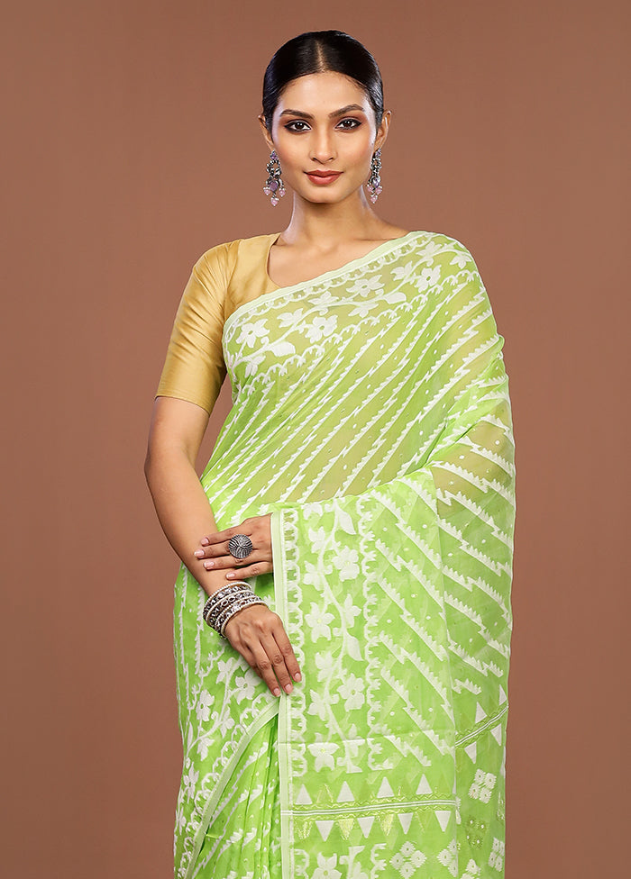 Green Matka Silk Saree With Blouse Piece