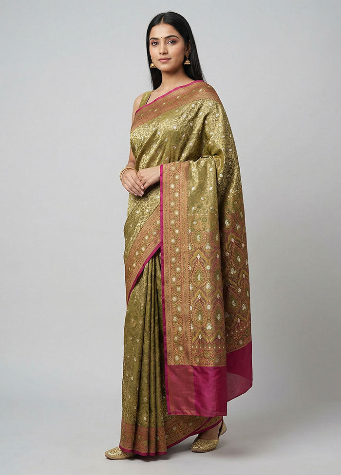 Green Tanchoi Silk Saree With Blouse Piece