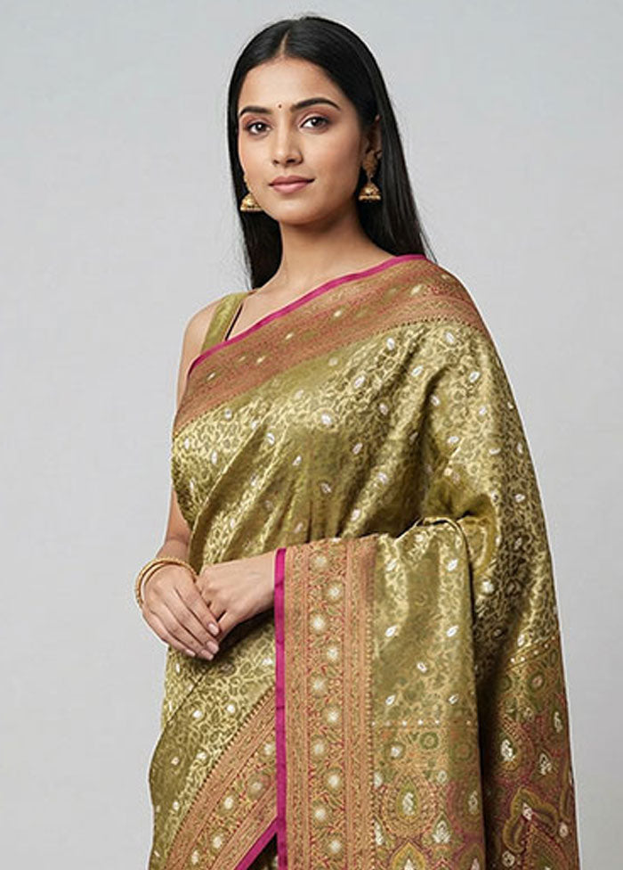 Green Tanchoi Silk Saree With Blouse Piece