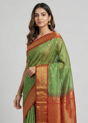 Green Gadwal Silk Saree Without Blouse Piece