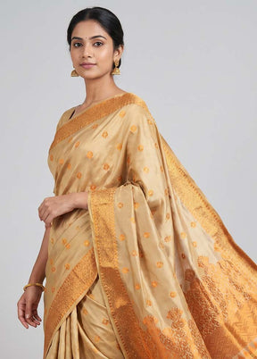 Cream Assam Silk Saree With Blouse Piece