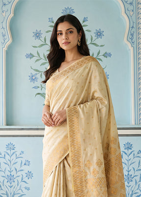 Cream Assam Silk Saree With Blouse Piece