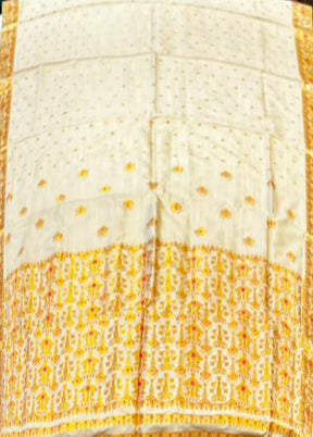 Cream Assam Silk Saree With Blouse Piece