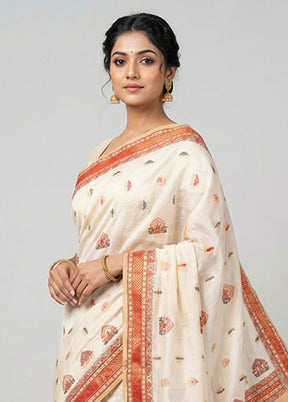Cream Assam Silk Saree With Blouse Piece