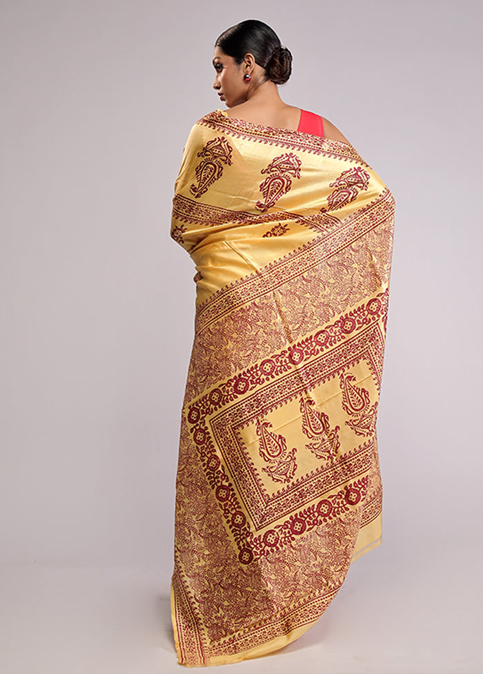 Yellow Printed Silk Saree Without Blouse Piece
