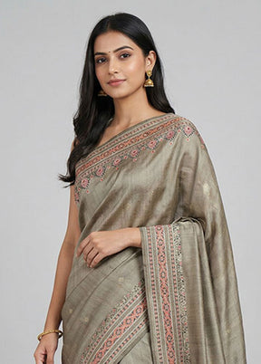 Cream Printed Silk Saree Without Blouse Piece