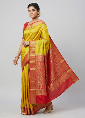 Green Handloom Kanjivaram Pure Silk Saree With Blouse Piece