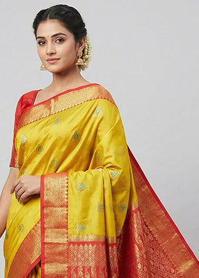 Green Handloom Kanjivaram Pure Silk Saree With Blouse Piece
