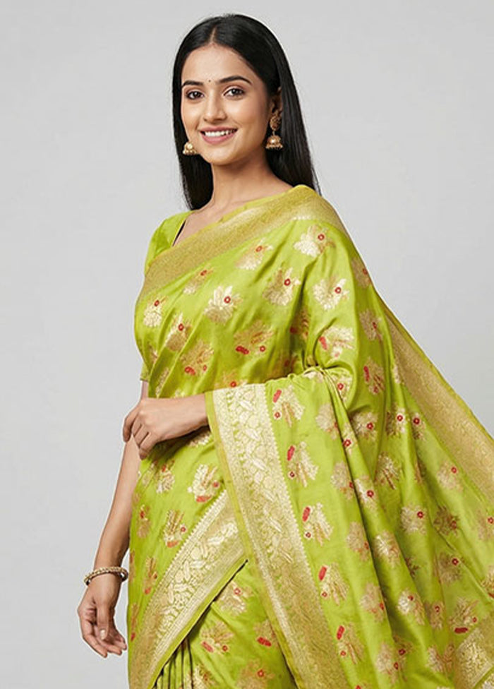 Green Uppada Silk Saree With Blouse Piece